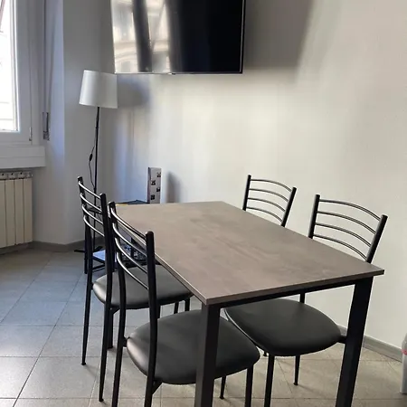 Bilocale Zona Navigli * ميلان